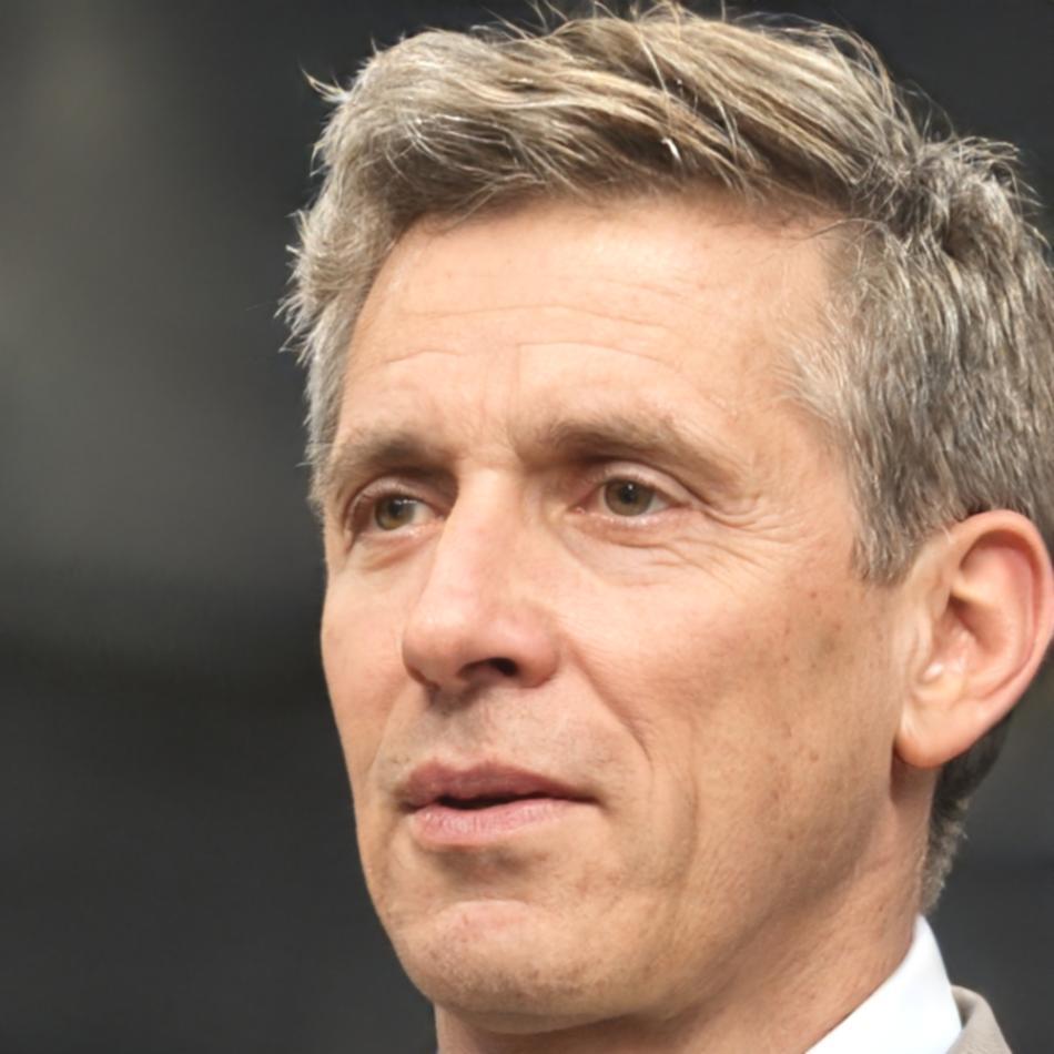 Sven Bachmeier, Analyst für Unternehmensfinanzen